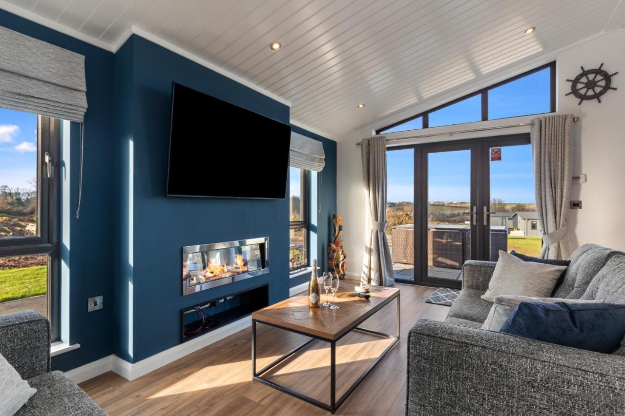 Hiraeth - Luxury Lodge With Hot Tub, Close To Beach Penally Exterior foto